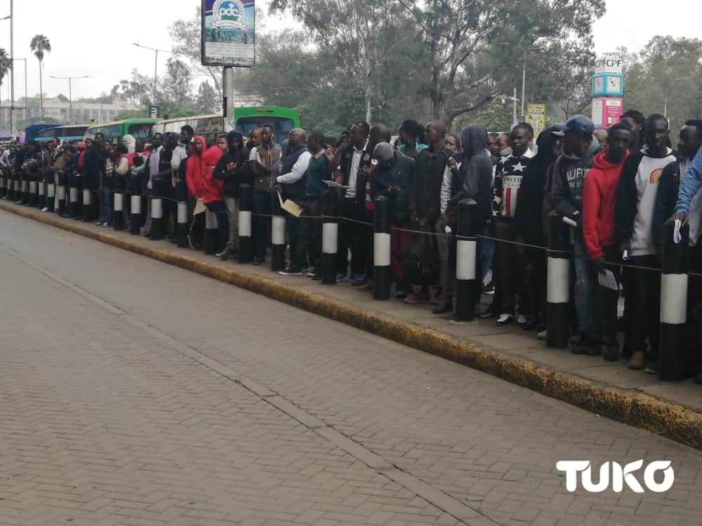 Huduma Namba: Long queues as Kenyans rush to beat deadline