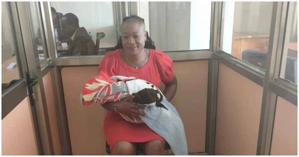 Maria Tata: Judiciary Staff Holds Baby for Mother to Allow Her Attend Court Assistant Job Interview