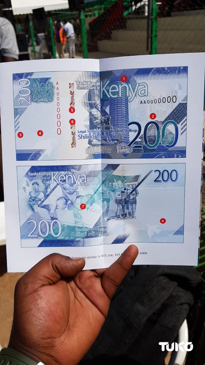 Uhuru unveils new currency notes, says old KSh 1000 notes to be obsolete from October