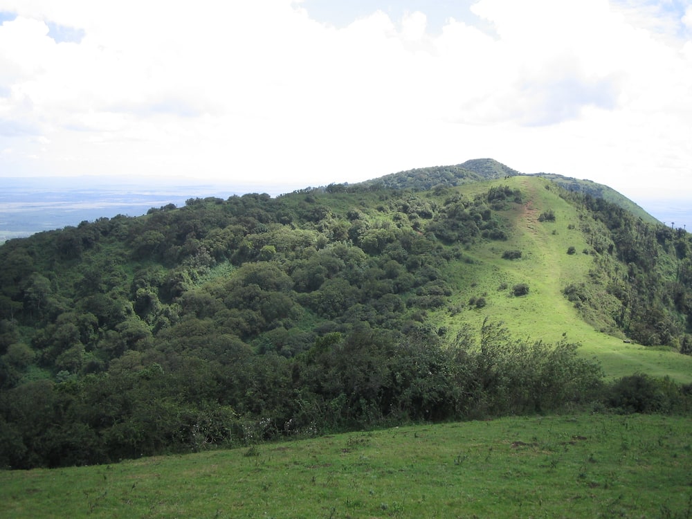 Homa Bay: Man escaping police arrest rolls down hill, dies