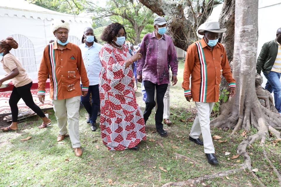 Peter Kenneth aongoza ujumbe wa Mt Kenya nyumbani kwa Raila