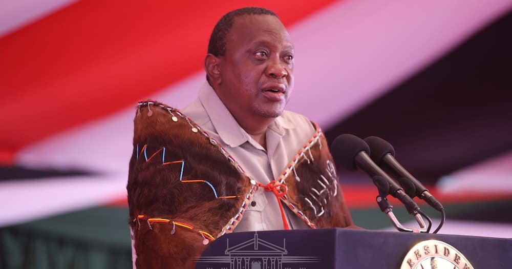 Kenyan man hilariously praises, pleads with Uhuru to lift curfew during address