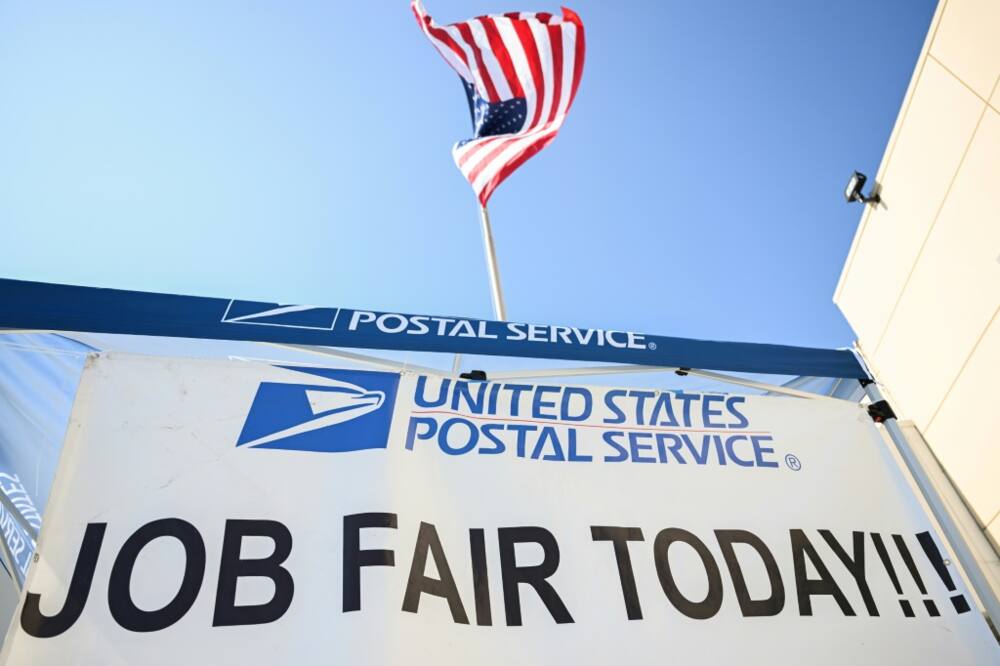 US hiring surged unexpectedly in January with job gains of 517,000, in a sharp rise from December's 260,000 figure