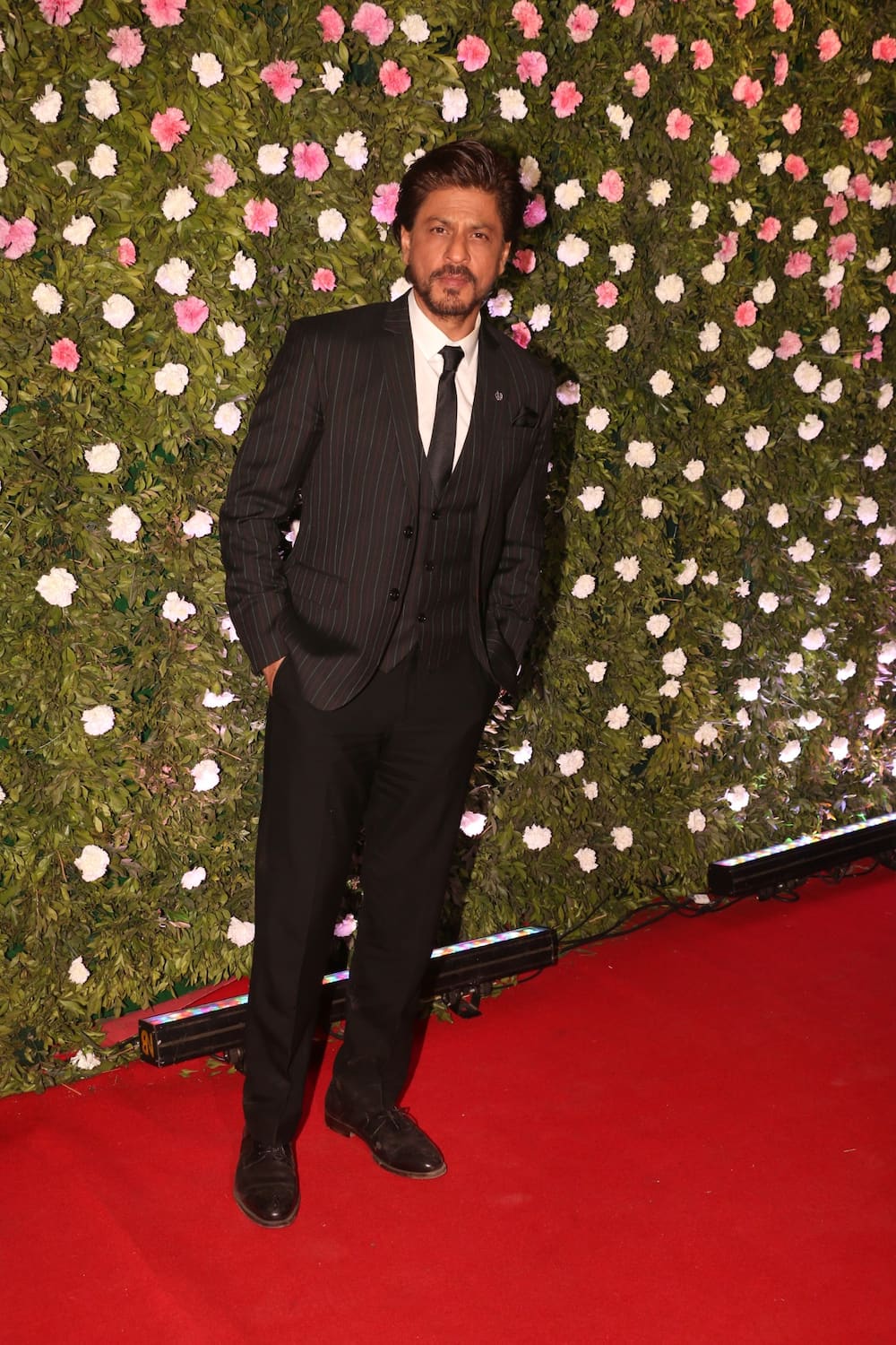How much is Shah Rukh Khan'ss net worth?