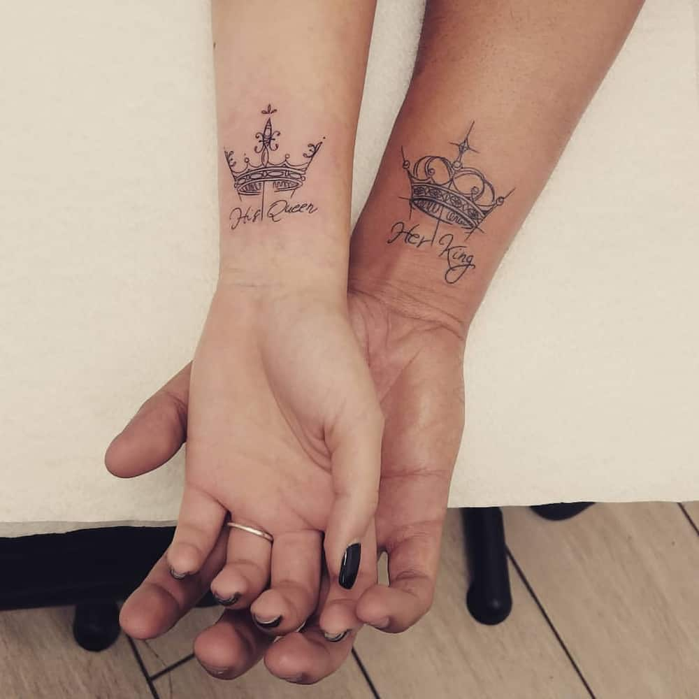 tattoos for girls on wrist names