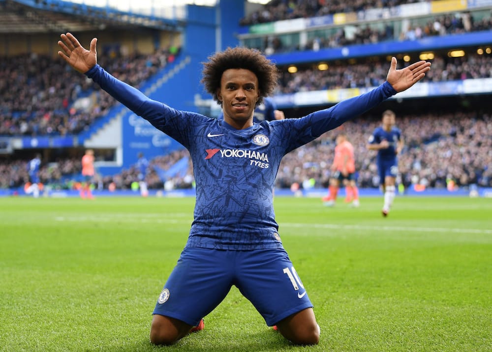 Willian: Man United make contact over transfer of Chelsea winger