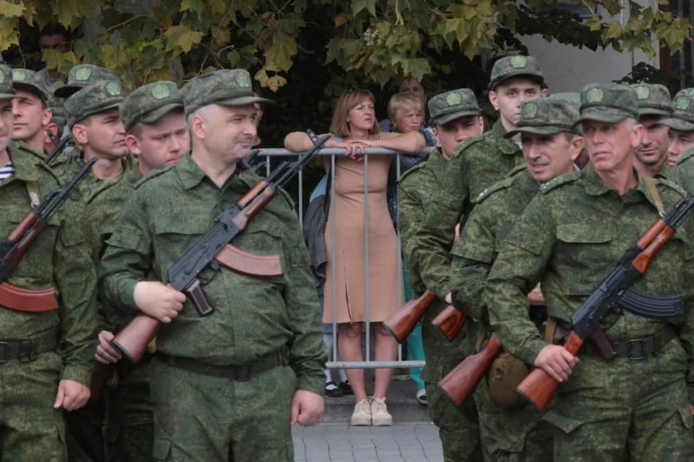Soldiers at a departure ceremony in Crimea on September 27, 2022 after Russia announced a draft of hundreds of thousands of troops