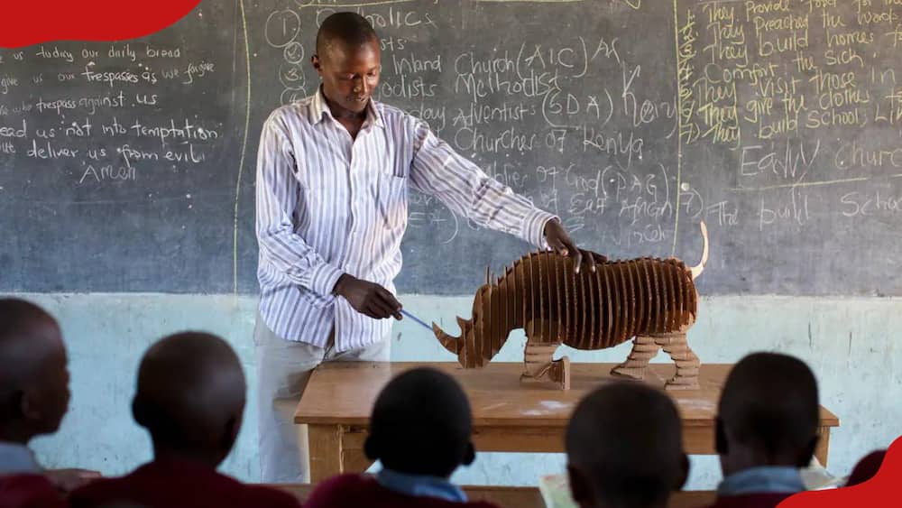 qualifications for a primary school teacher in Kenya