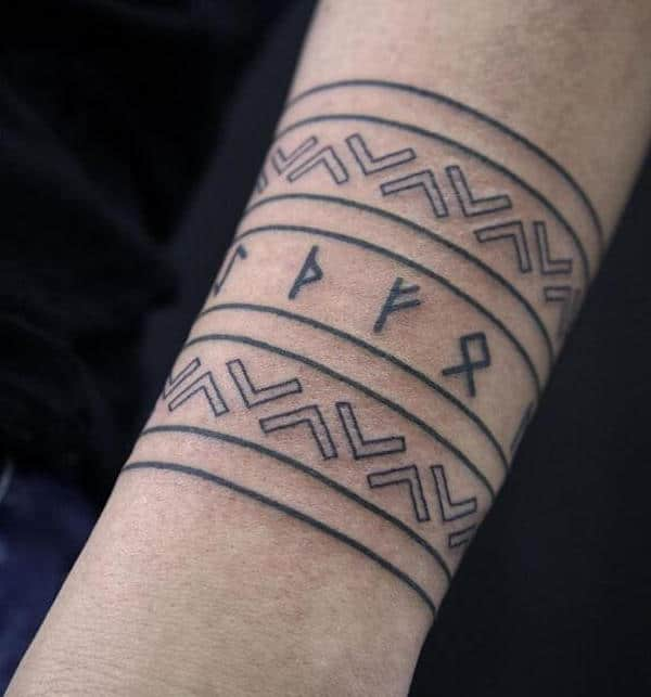 women's armband tattoo