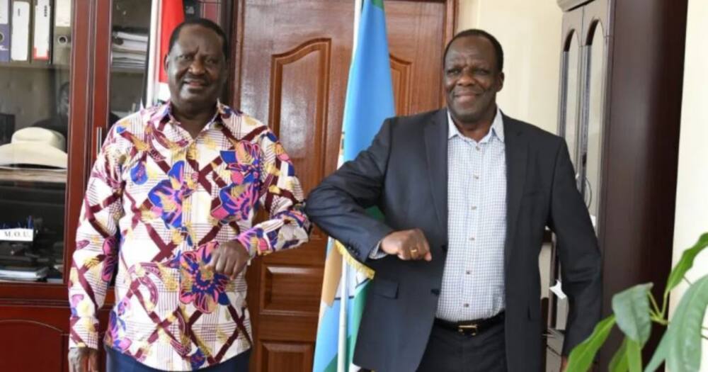 Aliyekuwa gavana wa Kakamega Wycliffe Oparanya na Raila.