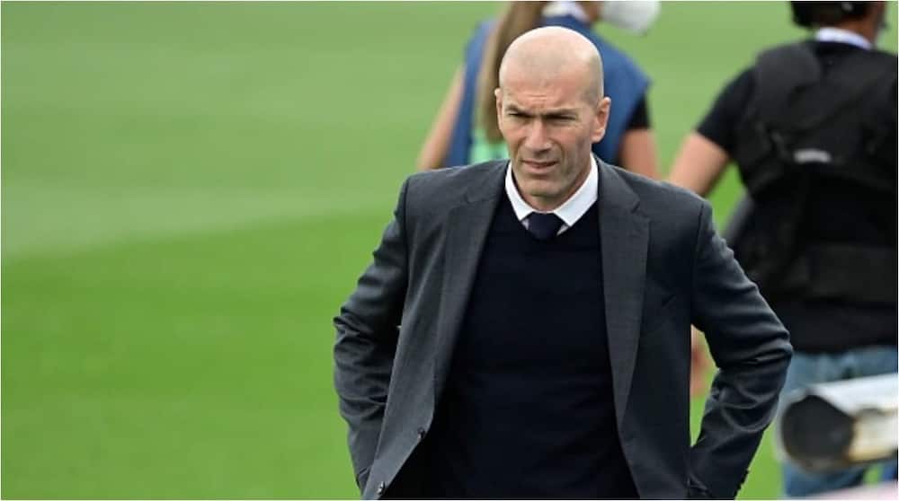 Zinedine Zidane cuts a dejected face during a past match. Photo: Javier Soriano.