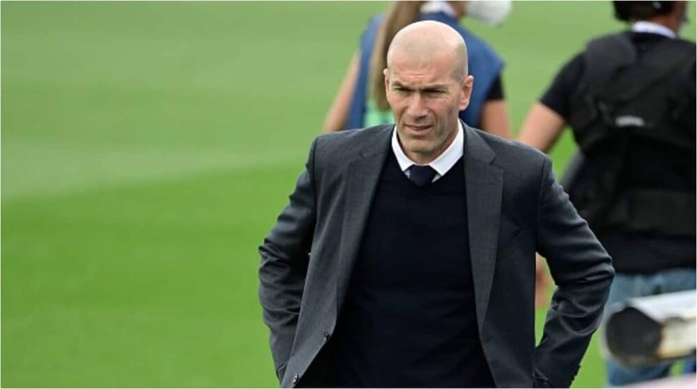 Zinedine Zidane cuts a dejected face during a past match. Photo: Javier Soriano.