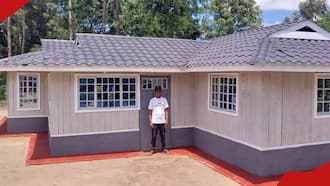 Photo of Neat Wooden House with Modern Roof Impresses Kenyans: "Kazi Safi"
