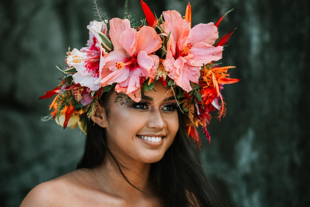15 Hawaiian Hairstyles That Are Perfect for Summer - L'Oréal Paris