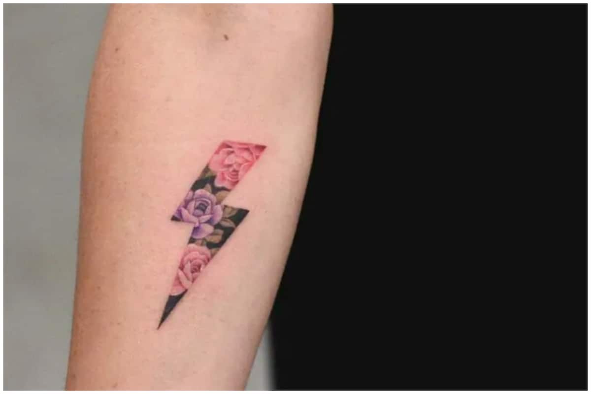 Tattoo uploaded by Anna Meszaros • Minimalist lightning bolt tattoo •  Tattoodo