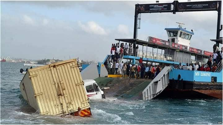 Majanga yanayowakodolea macho raia wanaovuka feri ya Likoni, Mombasa