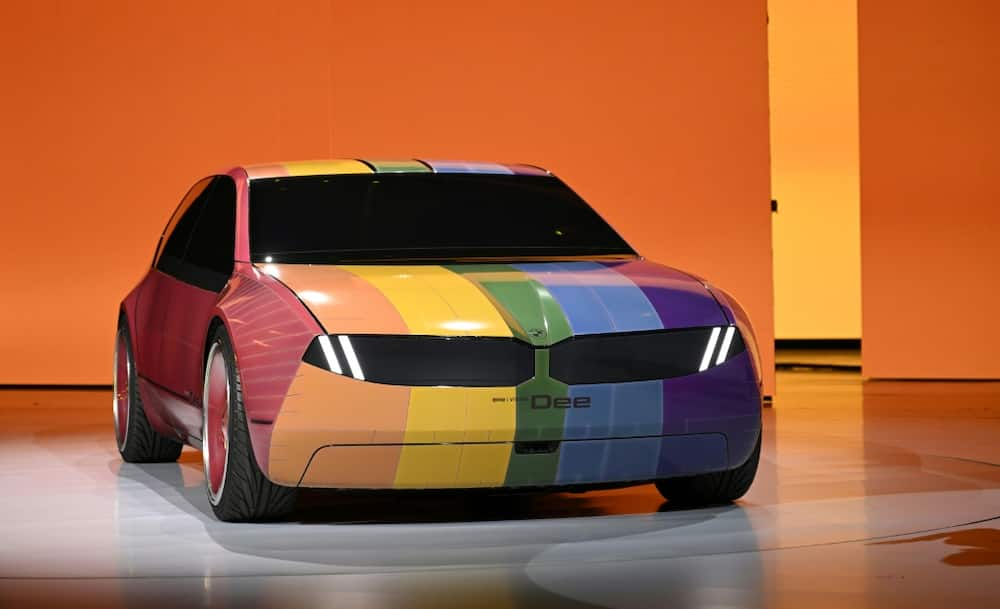 BMW unveils car that can change color - Tuko.co.ke