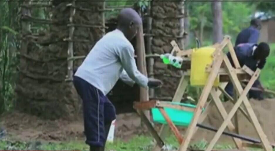 The station is hands-free and just by the press of the foot pedal, a user is able to dispense soap and clean water. The station also has a basin and the wastewater disposal system. Photo: NTV