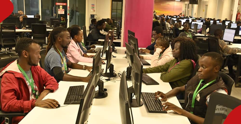 Kenyans working at an ICT lab in Nairobi.