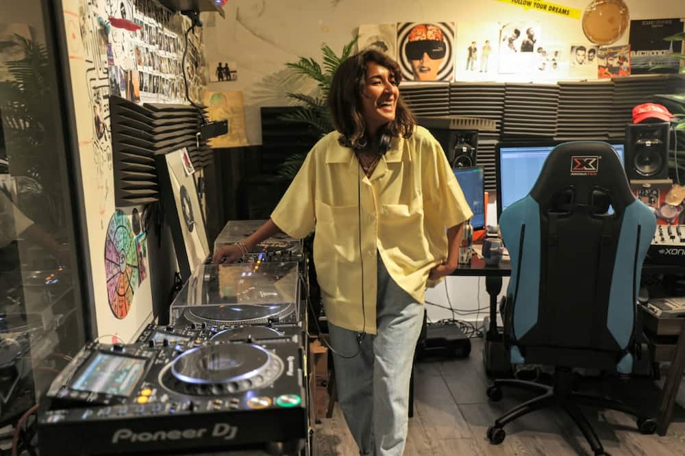 Lujain Albishi, who performs under the name 'Biirdperson', started experimenting on DJ decks during the pandemic