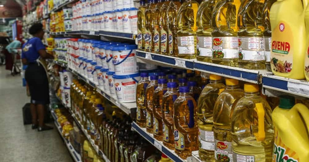 Cooking oil prices remained relatively high in December 2022.
