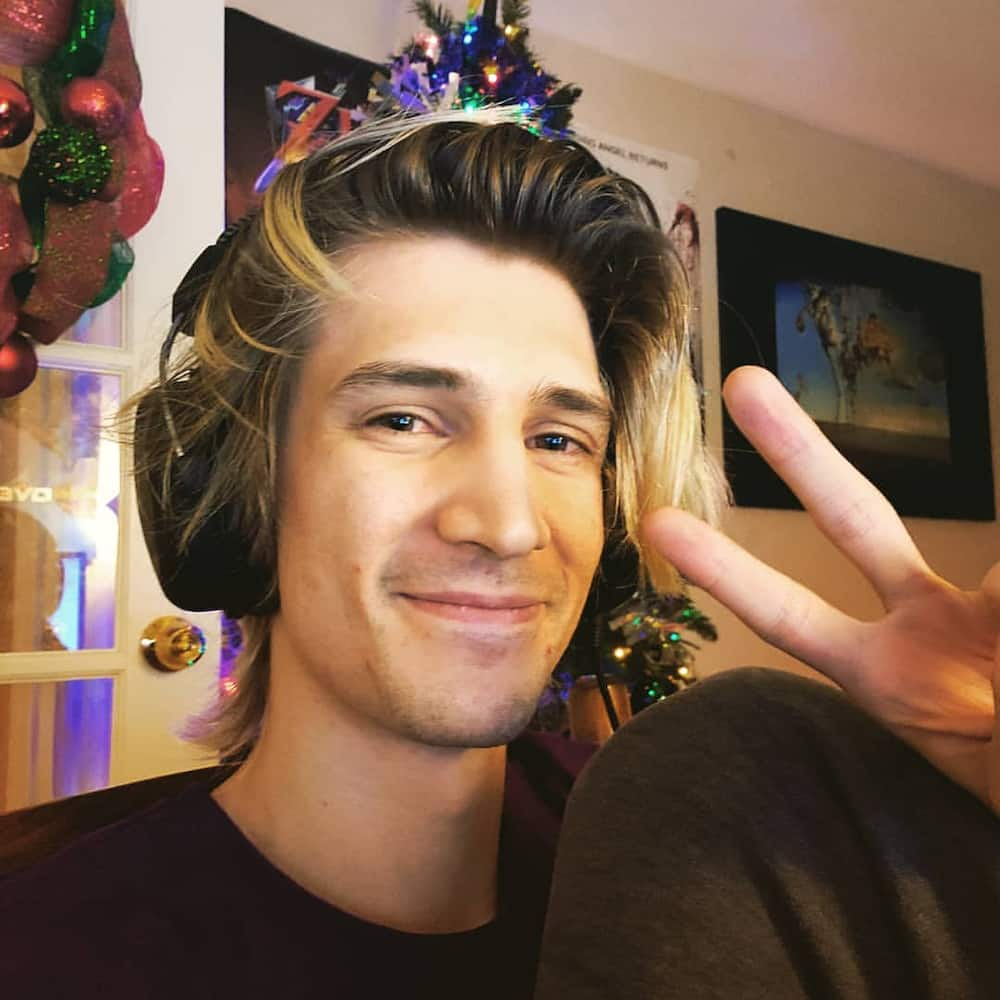 Who is xQc? » Félix Lengyel Streamer (Net worth, Ban, Setup)