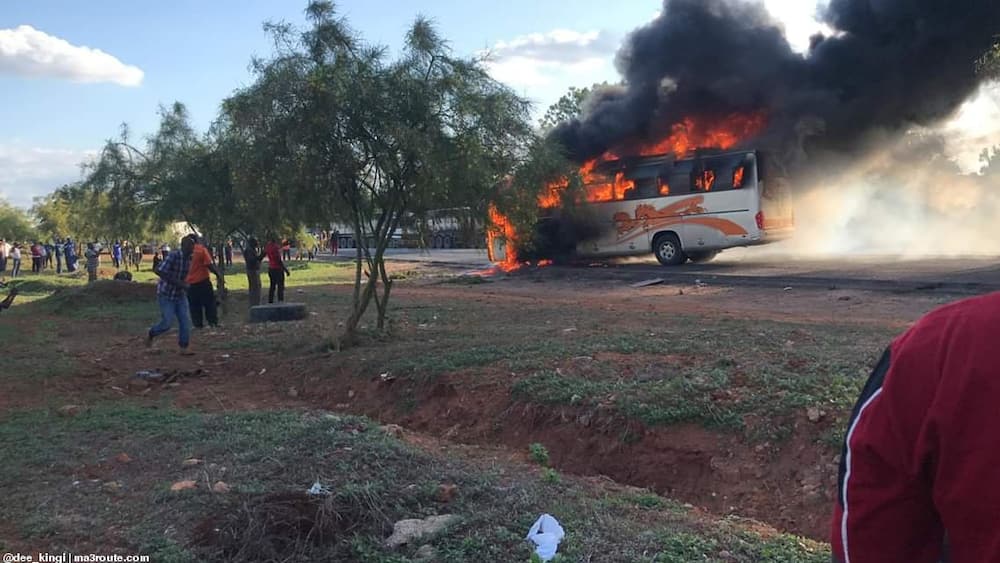 Passengers escape death as Mombasa bound Tahmeed bus bursts into flames
