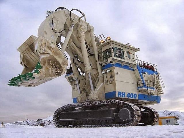 biggest excavator in the world