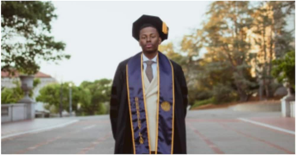 Man Honours Mother with Memorable Photo after Graduation: "My Mom Carried Me When She Graduated"