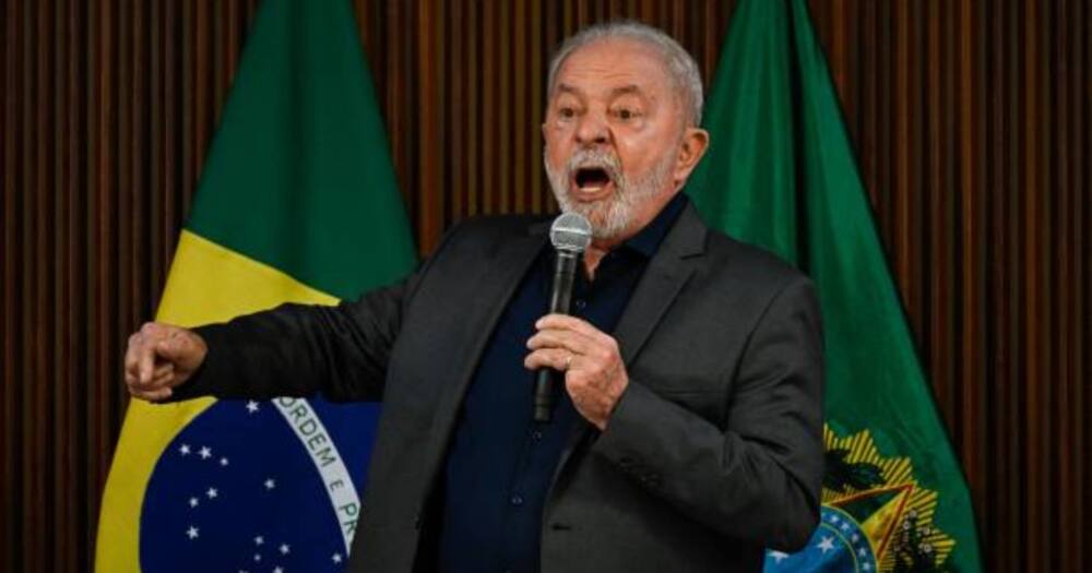 Rais wa Brazil Luiz Inacio Lula da Silva akizungumza wakati wa mkutano na Magavana katika Jumba la Planalto huko Brasilia, Januari 9, 2023