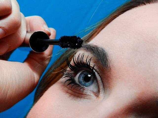 How to tell if mascara is water-based or oil-based