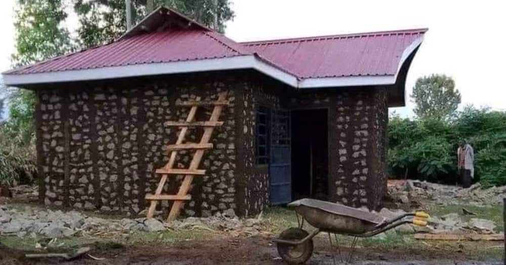 The semi-permanent house reportedly cost KSh 600,000.