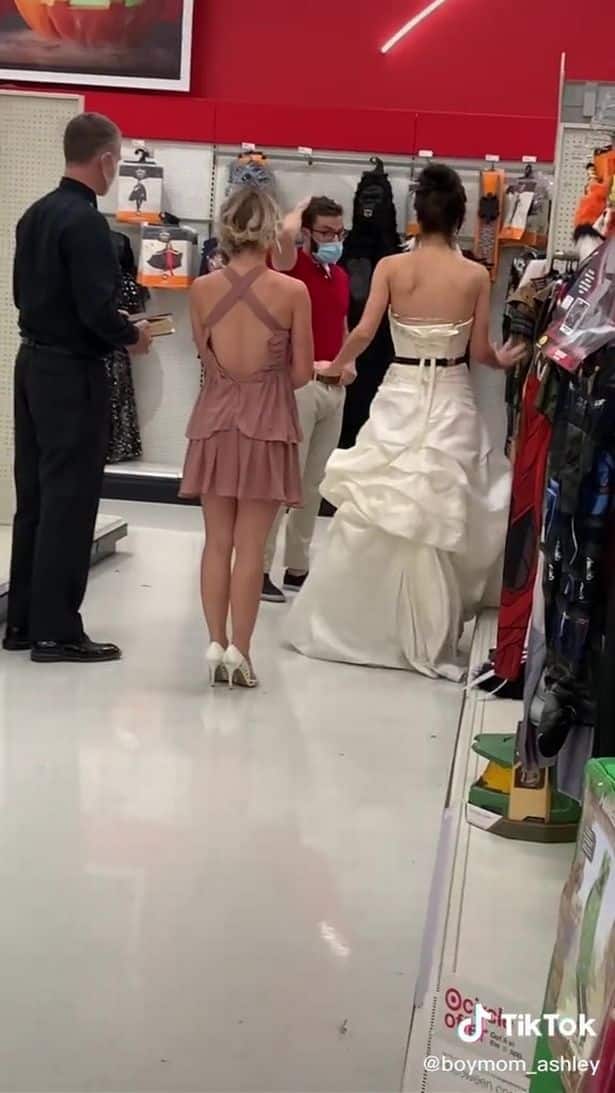 Woman shows up to fiance's workplace in wedding dress, demands to be married