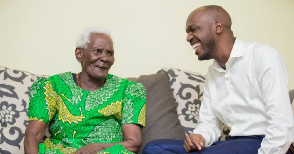 Larry Madowo could not control his emotions during his grandmother's sendoff.