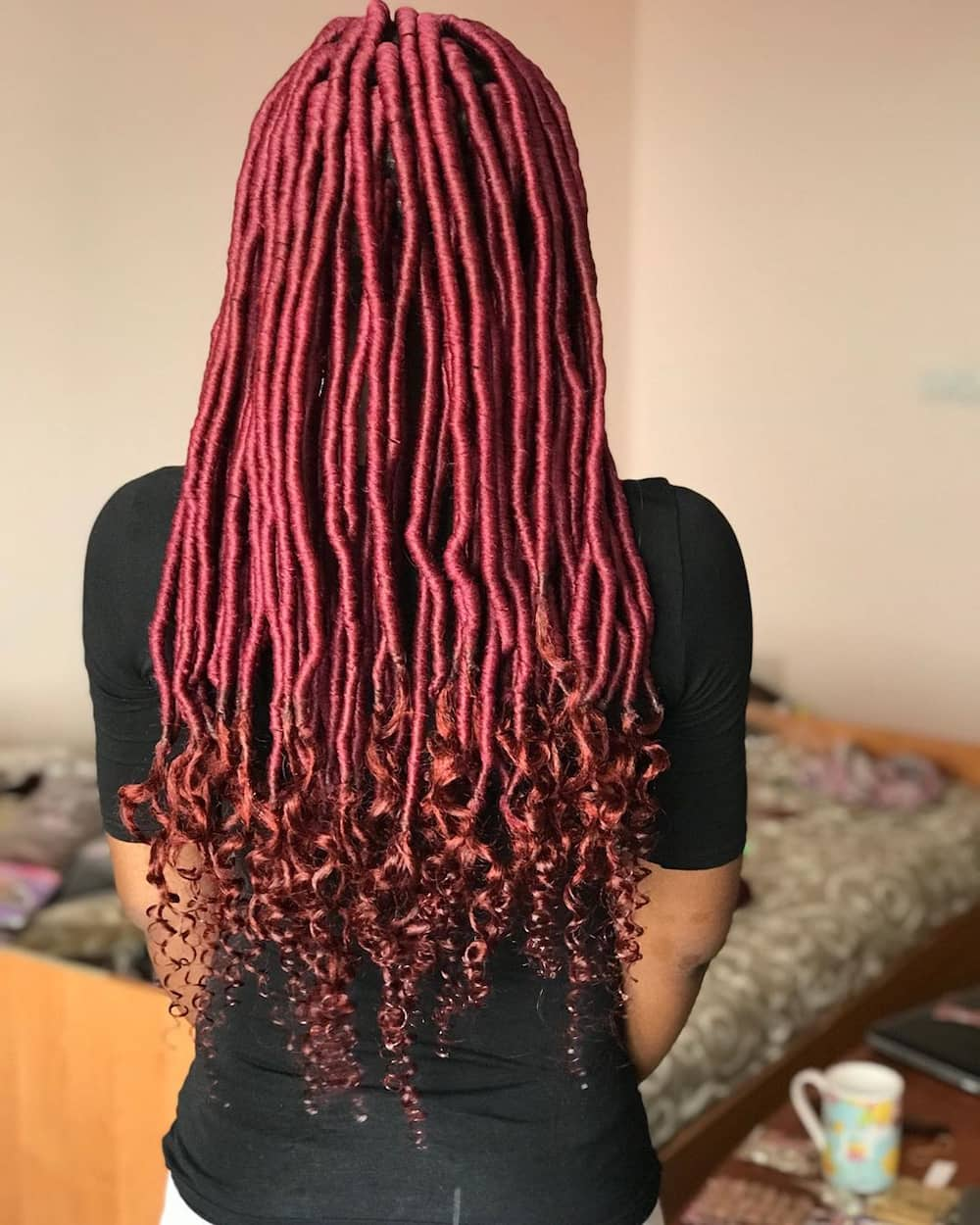 Cana Hair Style Using Wool To Weave 23 Best Dreadlock Hairstyles For Men Women Hairstyles With Interwoven Wool Are Trendy Bright And Very Colorful Compared To The Ones That Use