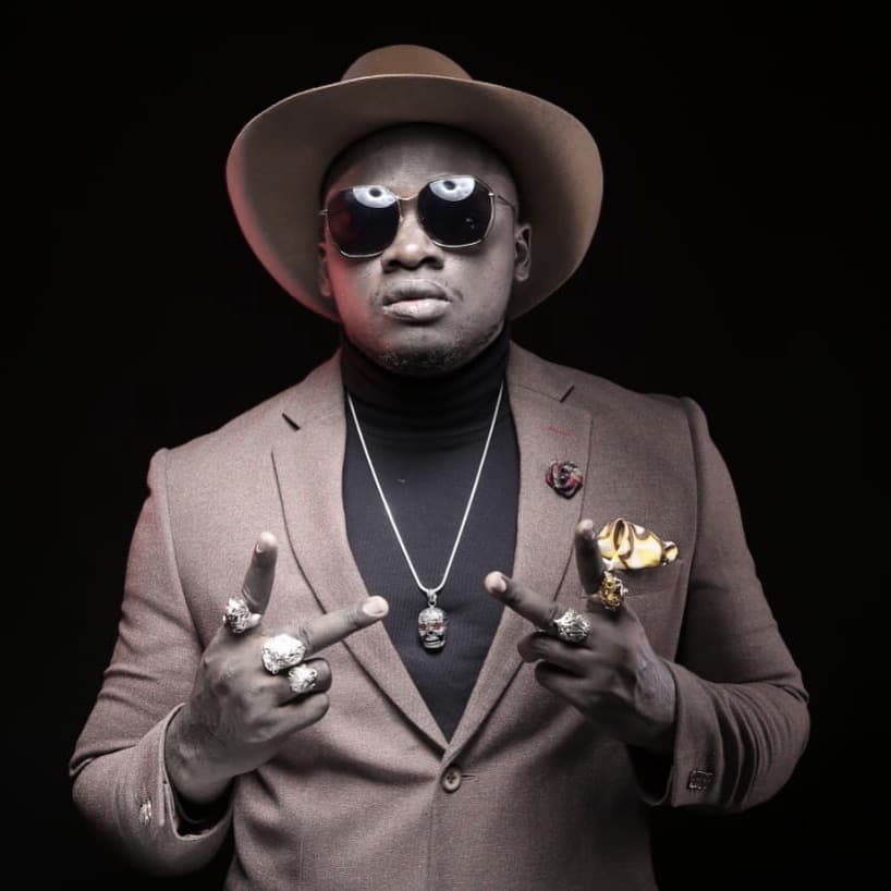 Rapa Khaligraph Jones apakia picha yake mitandaoni akiwa amedhoofika na kuwaacha watu na mshangao