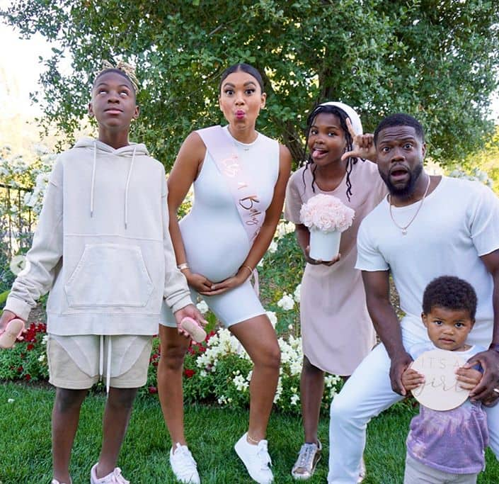 Kevin Hart shows off baby daughter's face days after birth