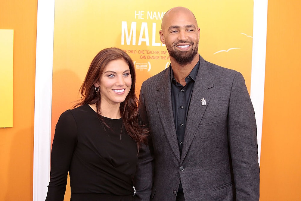 Hope Solo tweets photo with new husband Jerramy Stevens 