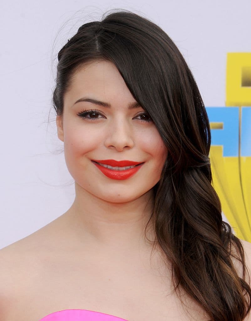 Miranda Cosgrove net worth 2021: Earnings from songs, movies, TV shows