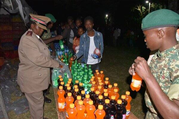 Kabarak: Waombolezaji tayari wapatiwa soda na mikate, kusubiri minofu