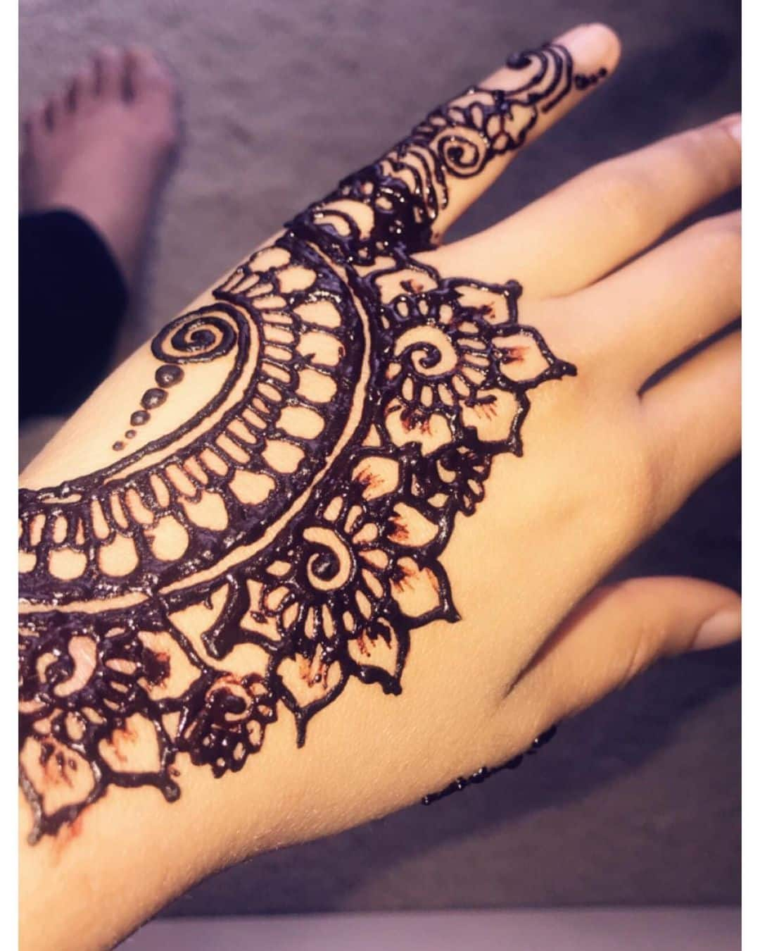 Simple yet elegant mehndi design done for pretty friendly person  @shaayla_shibly at @xzahirians X-station Mawanella Check full video on... |  Instagram