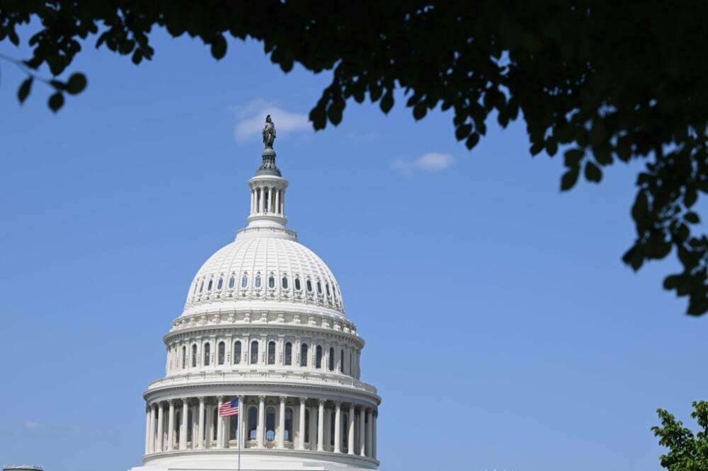 US lawmakers are set to leave on a break but would be called back to vote if a debt ceiling deal is reached