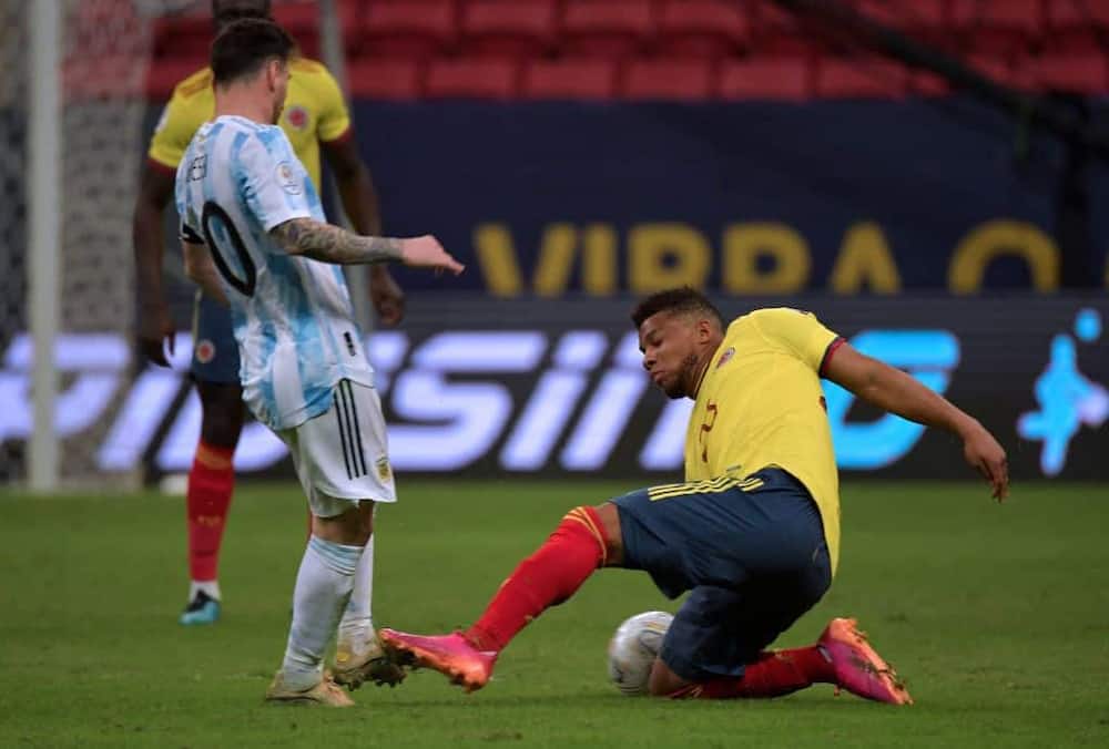 Messi was tackled recklessly by Frank Fabra after coming on in the 55th minute of the Copa America meeting. Photo: NELSON ALMEIDA.