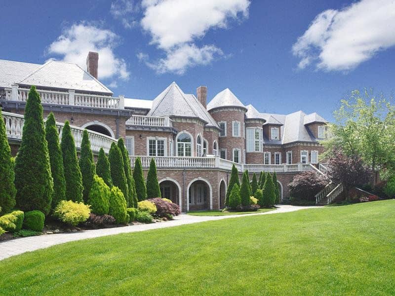 10 HUGE MANSIONS OWNED BY NHLers! 