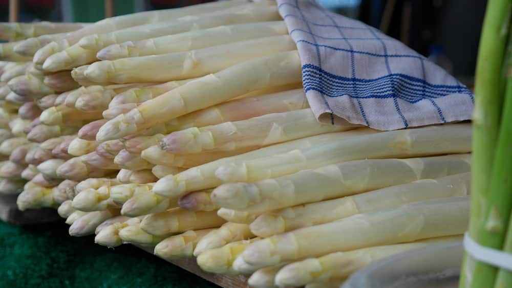 cook white asparagus from a jar