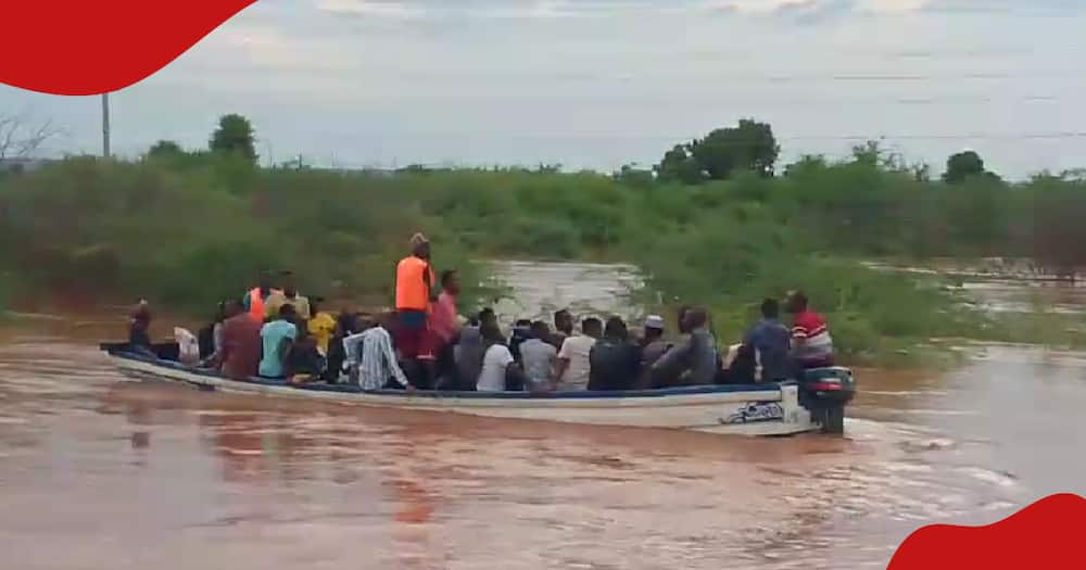 Private boat trying to cross River Tana on Sunday, April 28.