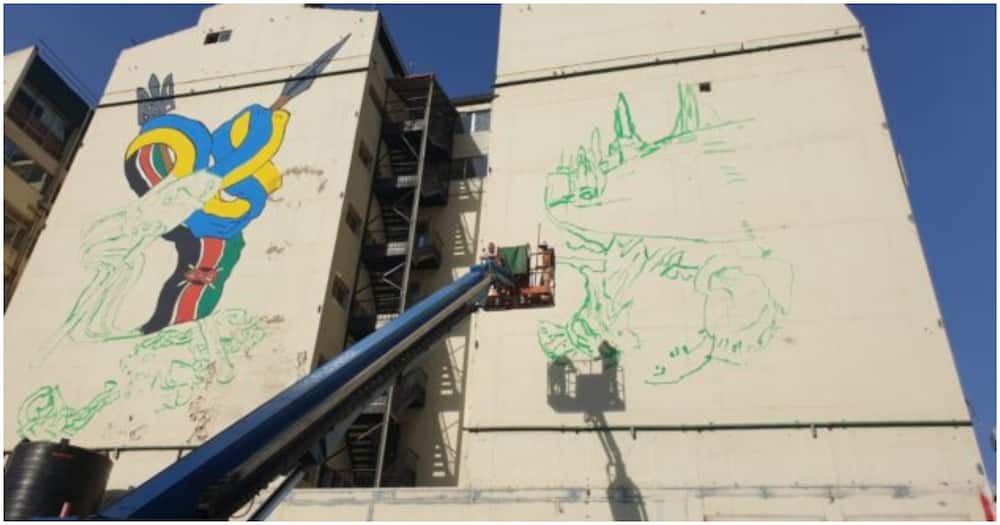 Ukranian artistes have collaborated with Kenyan counterparts to paint a beautiful mural. Photo: Capital News.