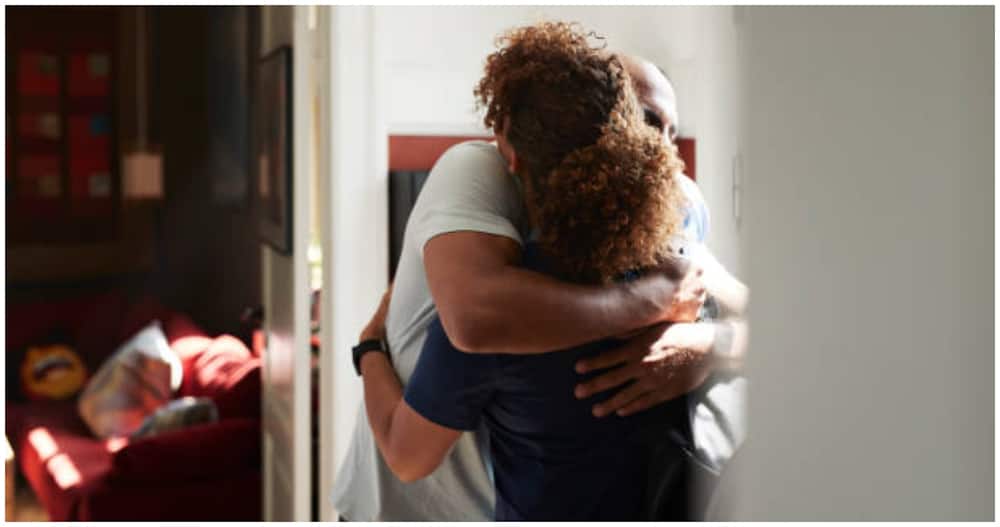 Study: Hugs from Romantic Partners Help Women Relieve More Stress but Not Men