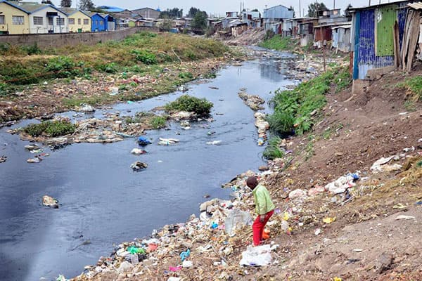 Frustrated Nairobi man offers to help Uhuru clean Nairobi River in 3 months
