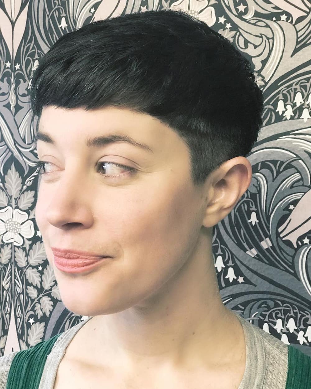 Bowl cut girl